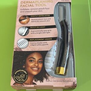 My Beauty Spot Dermaplaning Facial Tool - Black and Gold